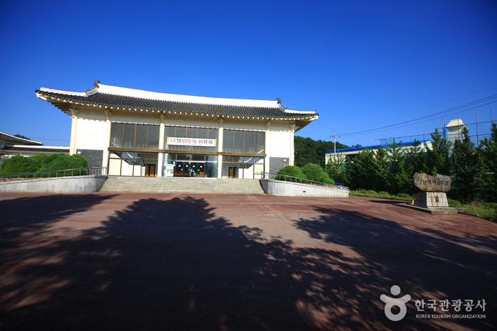 永同郡兰溪国乐堂(영동군 난계국악당) 永同郡兰溪国乐堂(영동군 난계국악당)