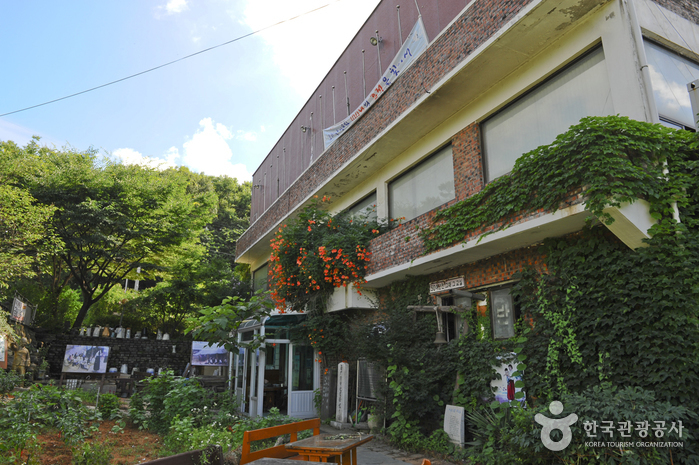 德浦镇教育博物馆(덕포진교육박물관)