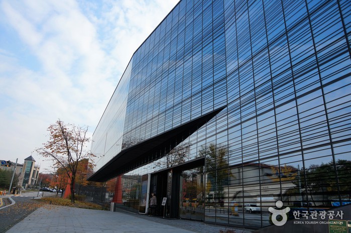 白南准艺术中心(백남준아트센터) 白南准艺术中心(백남준아트센터)