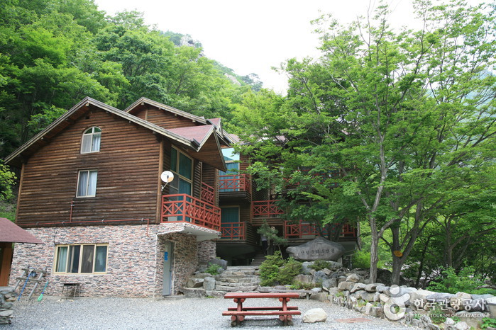國立神佛山瀑布自然休養林(국립 신불산폭포자연휴양림) 國立神佛山瀑布自然休養林(국립 신불산폭포자연휴양림)