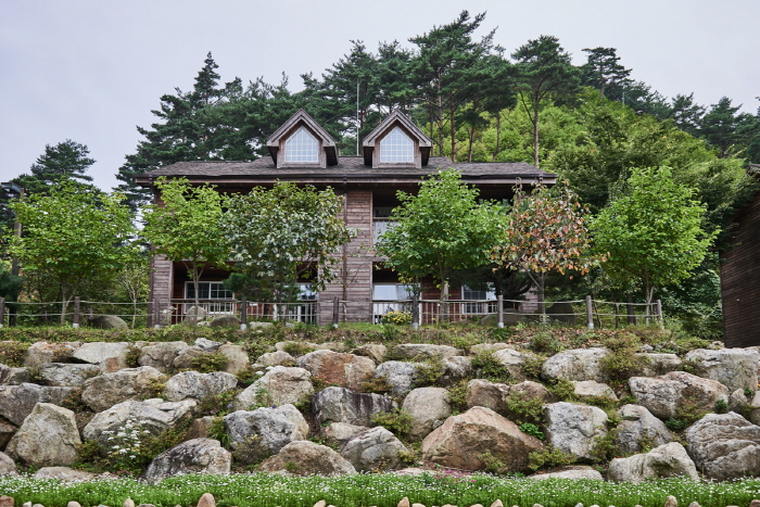 劍奉山自然休養林(검봉산자연휴양림)