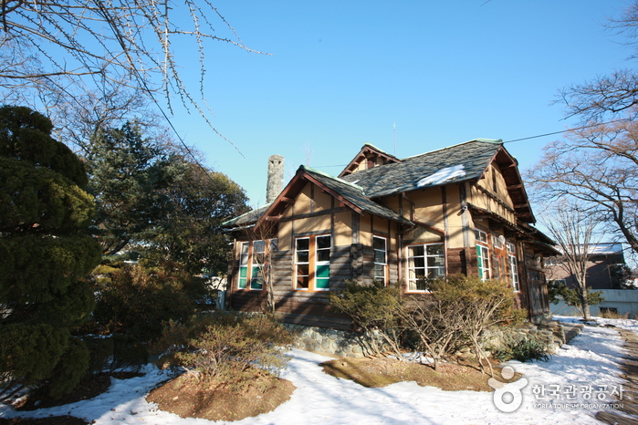 House of Lee Young-choon (이영춘가옥) House of Lee Young-choon (이영춘가옥)