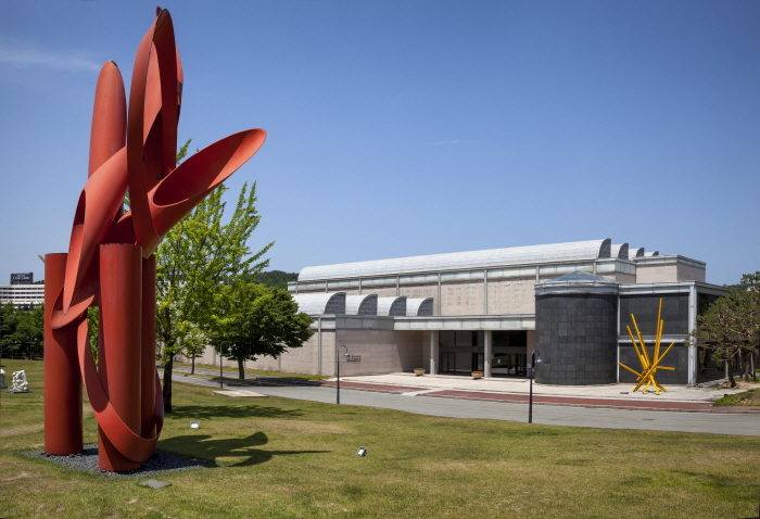 Wooyang Art Museum (우양미술관) Wooyang Art Museum (우양미술관)