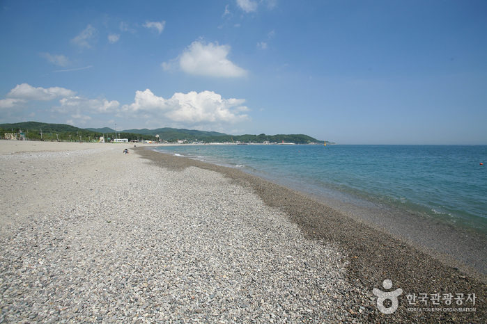 Najeong Beach (나정고운모래해변) Najeong Beach (나정고운모래해변)