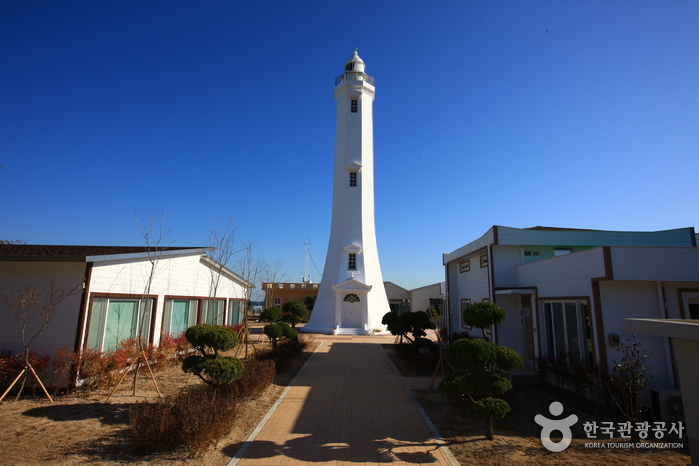 Homigot Lighthouse (호미곶 등대) Homigot Lighthouse (호미곶 등대)