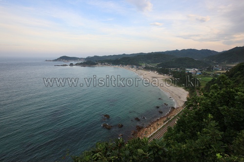 Yonghwa Beach (용화해변)