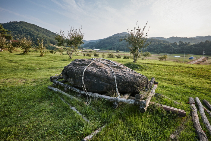 Hwasun Dolmen Site [UNESCO World Heritage] (화순 고인돌군 유적 [유네스코 세계문화유산])