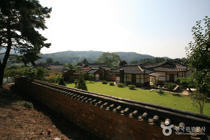 Inheung Village (인흥마을) Inheung Village (인흥마을)