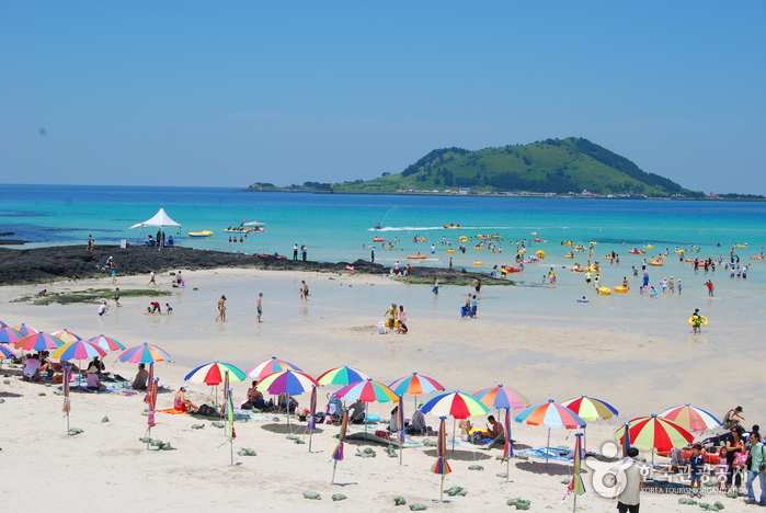 Hyeopjae Beach (협재해변) Hyeopjae Beach (협재해변)