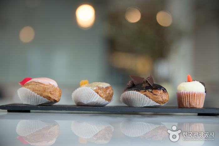 Sona (소나) Sona (소나)