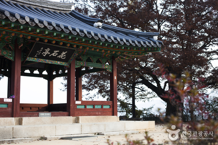 Hwaseokjeong Pavilion (화석정) Hwaseokjeong Pavilion (화석정)
