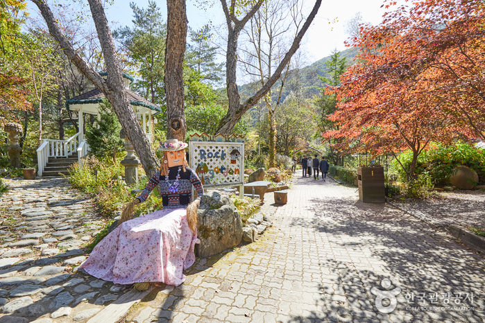Herbnara Farm (허브나라농원) Herbnara Farm (허브나라농원)