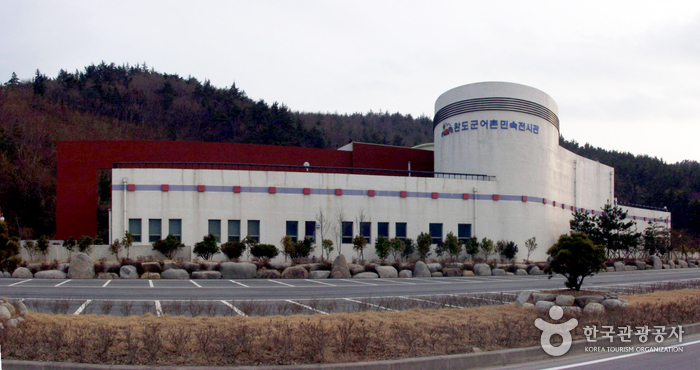 Wando Fishery and Folklore Museum (완도어촌민속전시관) Wando Fishery and Folklore Museum (완도어촌민속전시관)