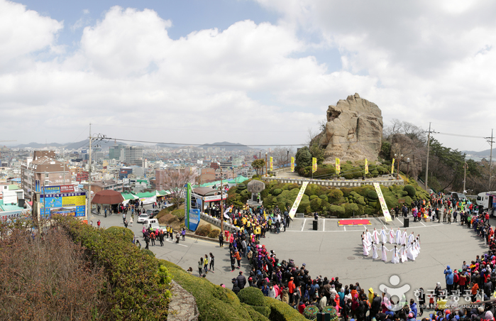 Yudalsan Mountain (유달산) Yudalsan Mountain (유달산)