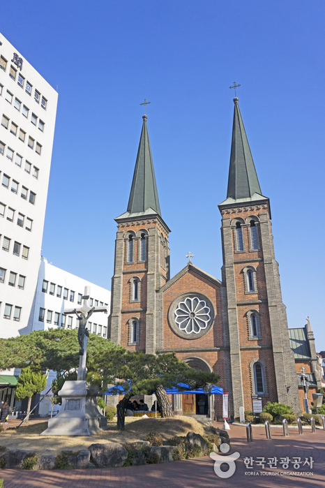 Eglise catholique de Gyesandong à Daegu (대구 계산성당) Eglise catholique de Gyesandong à Daegu (대구 계산성당)