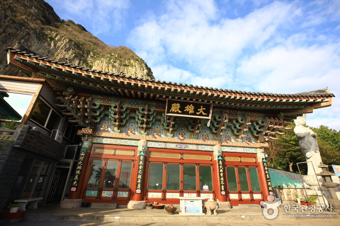 Grotte Sanbanggulsa (산방굴사) Grotte Sanbanggulsa (산방굴사)