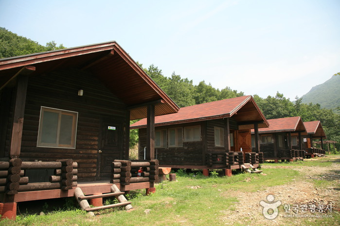 Forêt Heukseoksan (흑석산 자연휴양림) Forêt Heukseoksan (흑석산 자연휴양림)