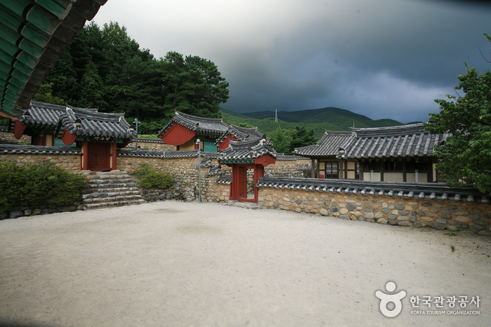 École confucianiste Chisanseowon (치산서원)