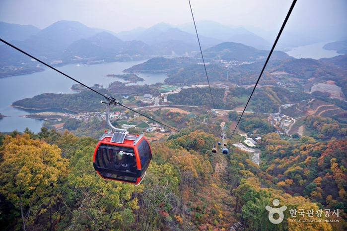 Cheongpung-Seilbahn (청풍호반케이블카) Cheongpung-Seilbahn (청풍호반케이블카)