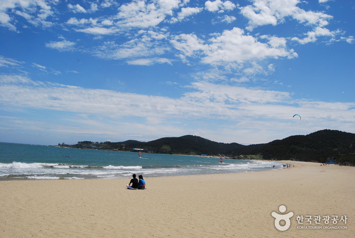 鎮下海水浴場（진하해수욕장）