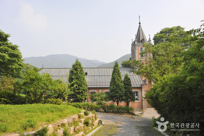 横城 豊水院天主教会（豊水院聖堂）（횡성 풍수원천주교회（풍수원성당））