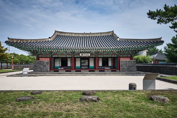 済州牧官衙(제주목관아) 済州牧官衙(제주목관아)