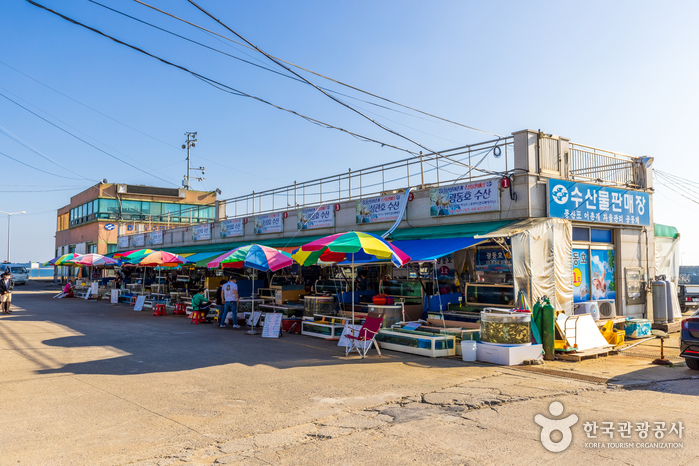 몽산포어촌계수산물판매장