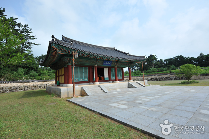 구파백정기의사기념관