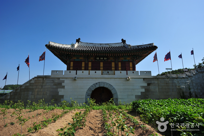 호국돈대길의 풍광 좋은 바다를 걸어보자 호국돈대길의 풍광 좋은 바다를 걸어보자