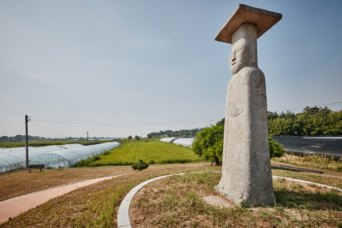 익산 고도리 석조여래입상