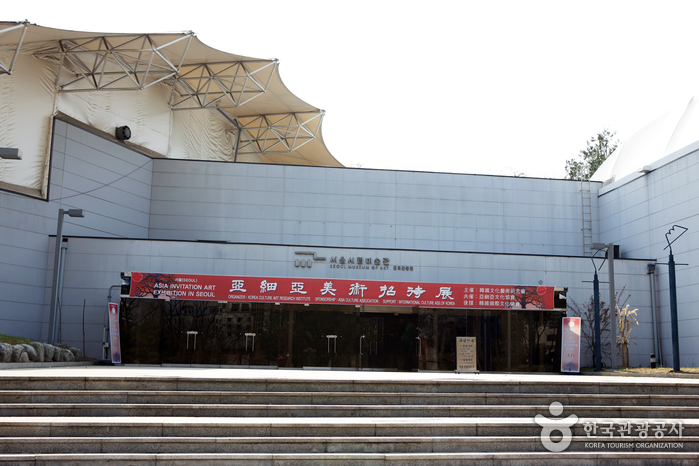 과거와 현재의 시간이 겹쳐진 부암동길 과거와 현재의 시간이 겹쳐진 부암동길