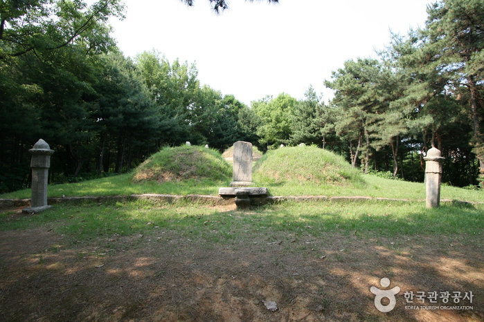 신선경과 류인호 묘역