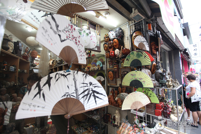 도시의 고풍스러운 정취를 즐기다