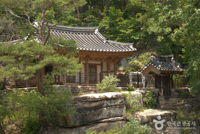 암서재