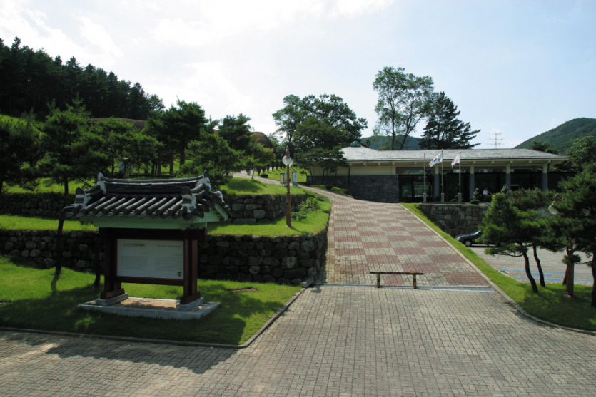 무등산 분청사기 전시실