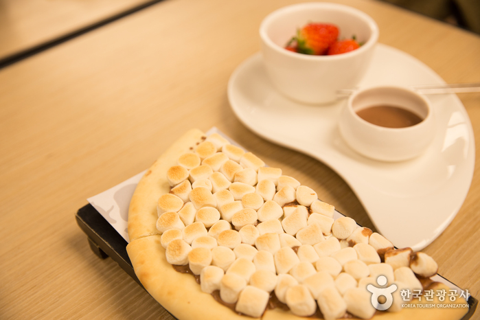 Кафе MAX BRENNER (맥스브레너)
