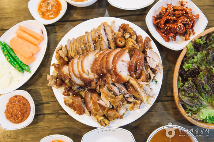 Ресторан Оганэ Чокпаль (오가네족발, Ogane Jokbal)