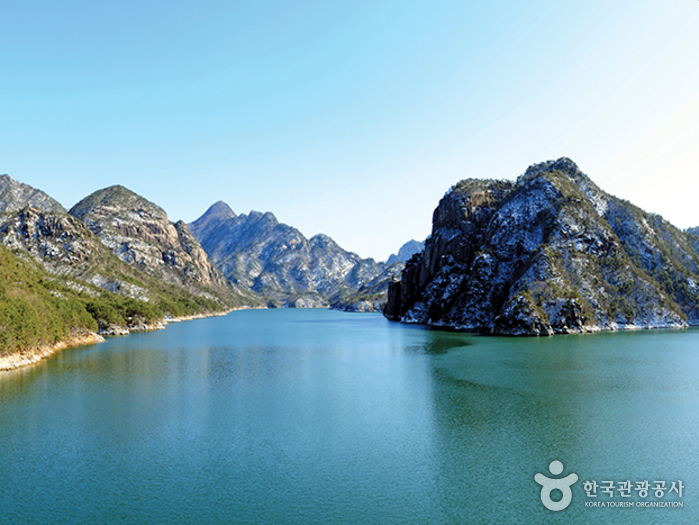Горные вершины Кудамбон и Оксунбон (구담봉.옥순봉) Горные вершины Кудамбон и Оксунбон (구담봉.옥순봉)