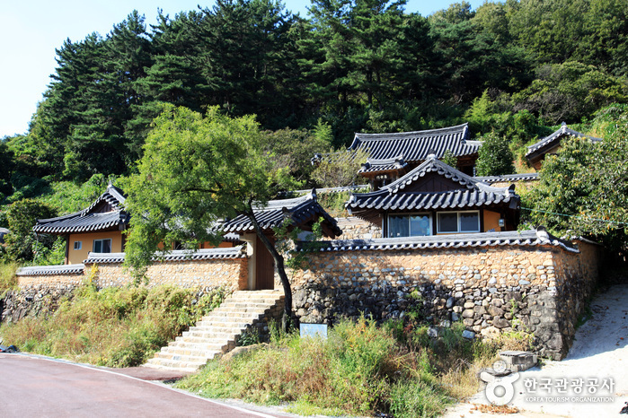 Aldea Namsa Yedamchon (남사예담촌) Aldea Namsa Yedamchon (남사예담촌)